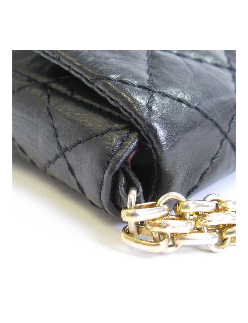 Pochette CHANEL en cuir vieilli noir matelassé 