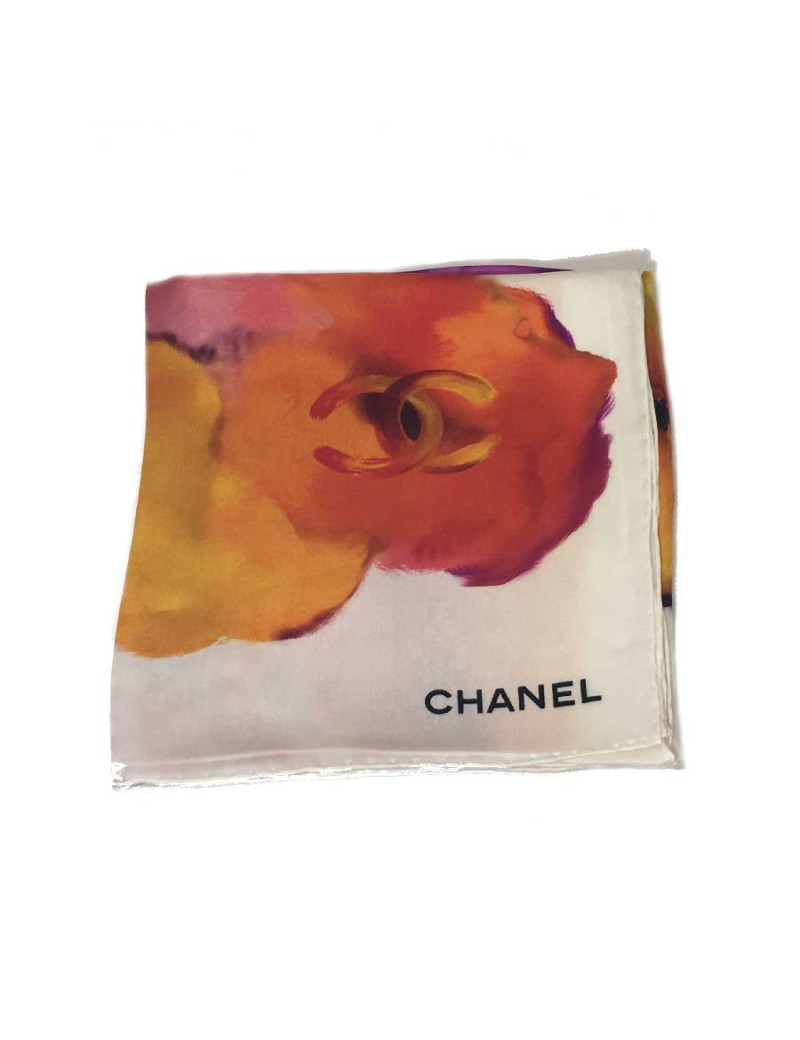 Carré CHANEL camélia en soie