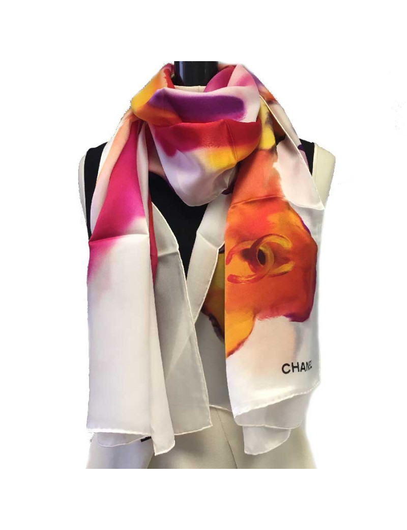 Carré CHANEL camélia en soie