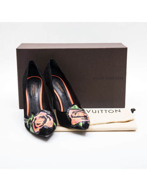 Escarpins T 39 LOUIS VUITTON en veau velours noir 