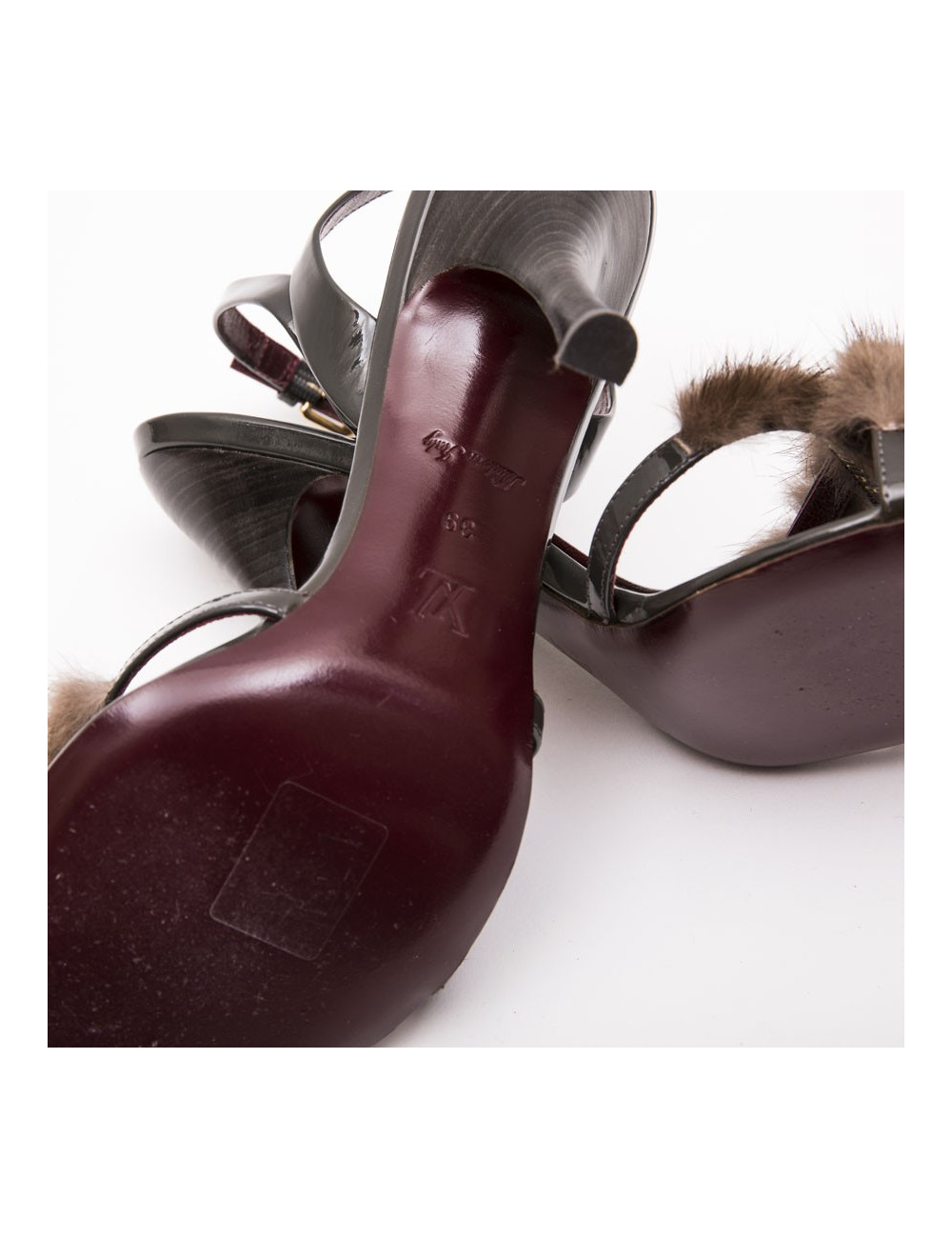 Sandales hautes T 39 LOUIS VUITTON avec bandes vison