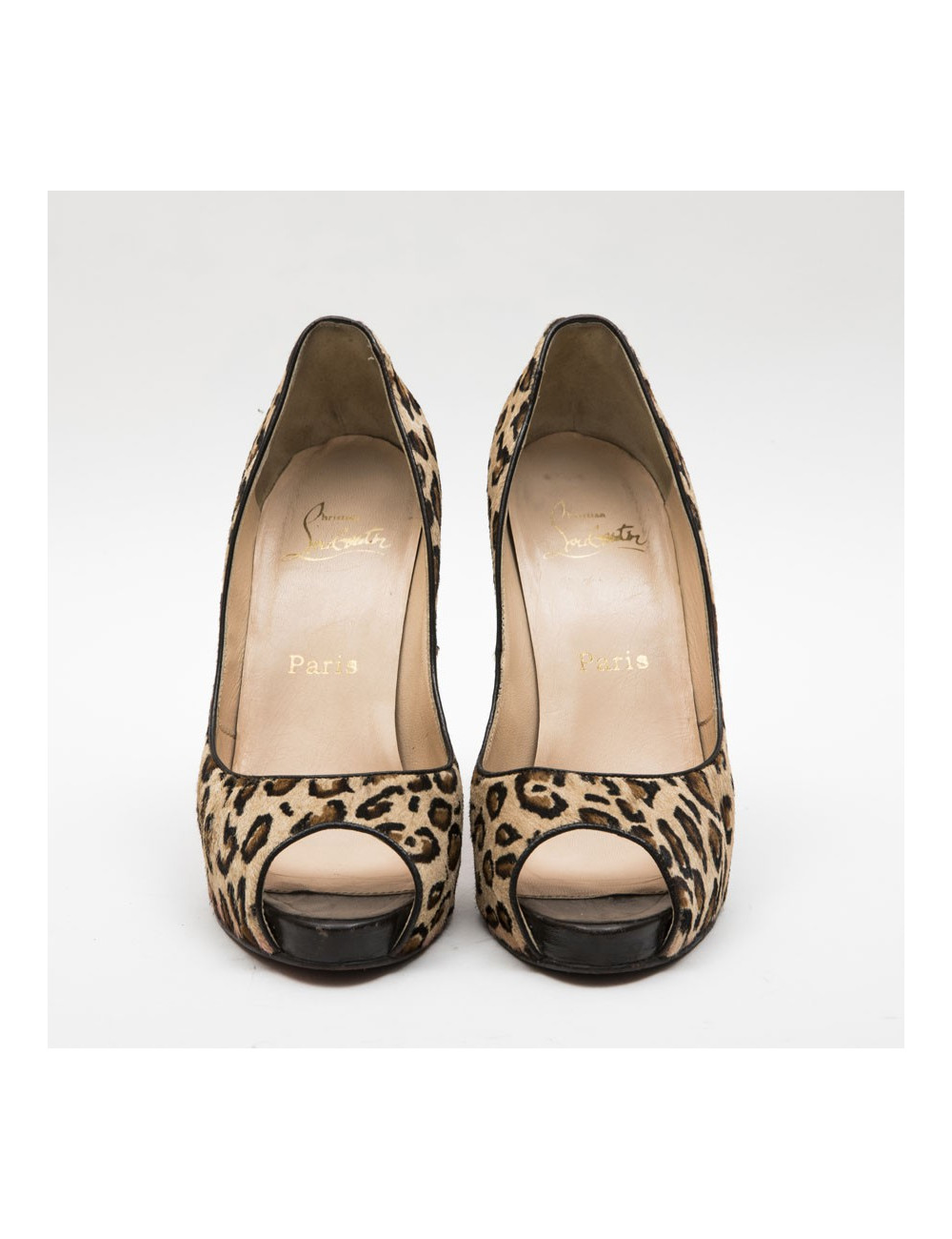 Escarpins T 39 CHRISITAN LOUBOUTIN effet léopard