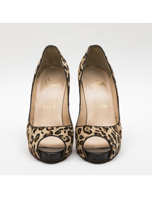 Escarpins T 39 CHRISITAN LOUBOUTIN effet léopard