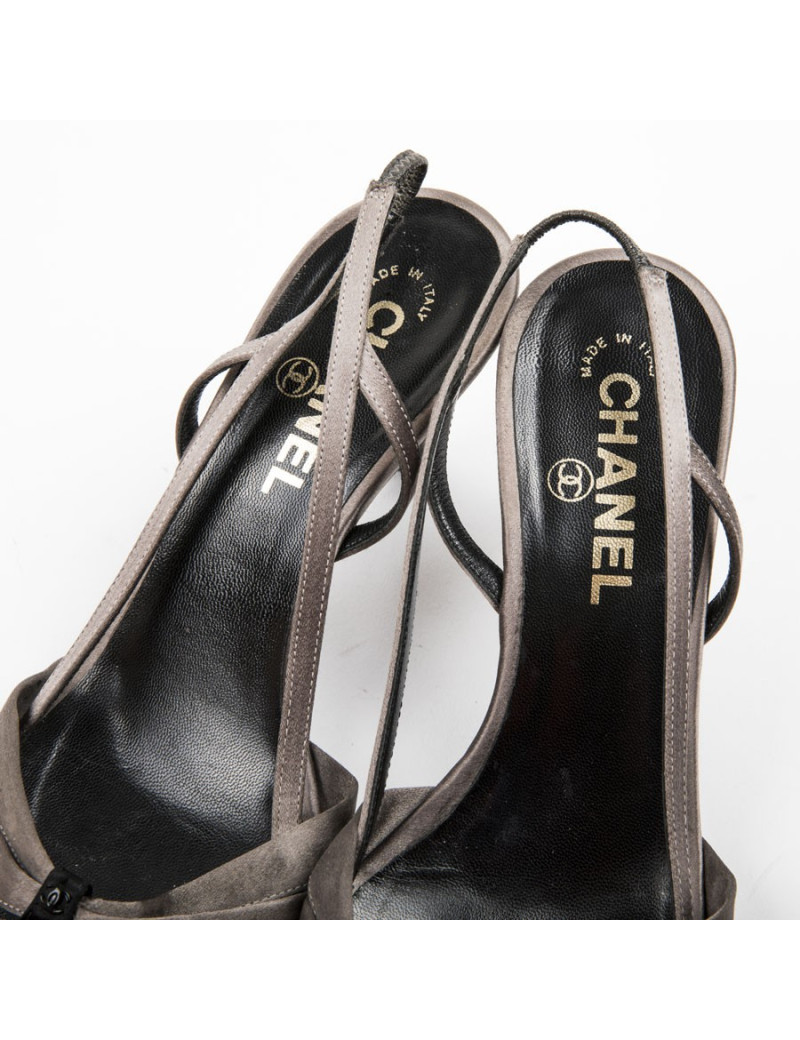 Escarpins T 38.5 CHANEL bicolores