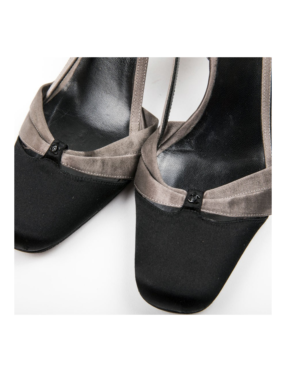 Escarpins T 38.5 CHANEL bicolores