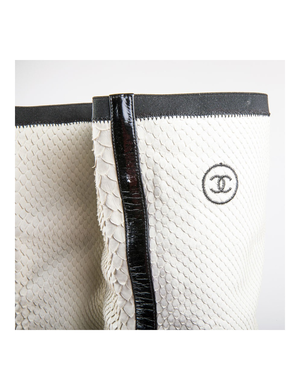 Cuissardes T 37 CHANEL en python blanc
