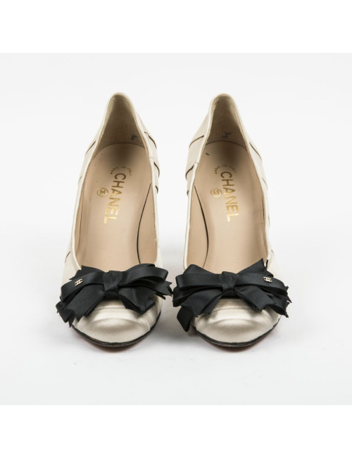 Escarpins T 37.5 CHANEL satin duchesse beige et noir