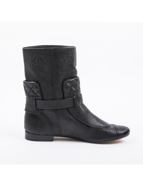 Boots T 37.5 CHANEL cuir de veau noir vieilli 