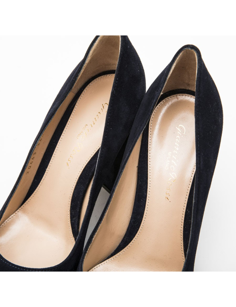 Escarpins T 36.5 GIANVITO ROSSI veau velours bleu