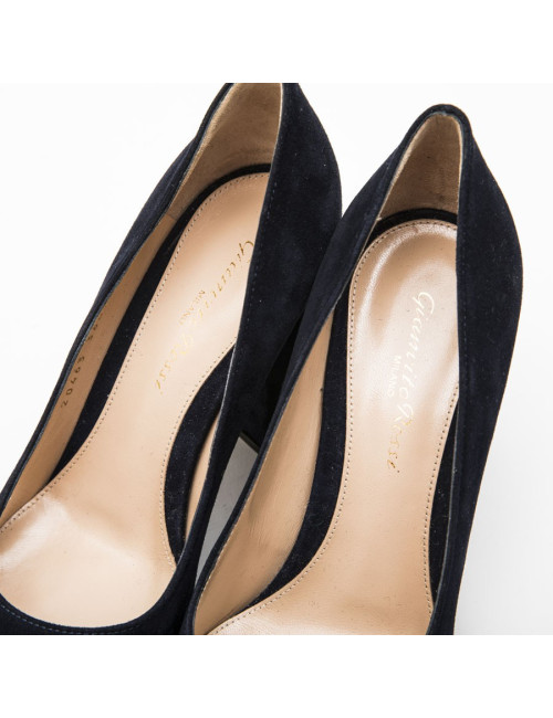 Escarpins T 36.5 GIANVITO ROSSI veau velours bleu