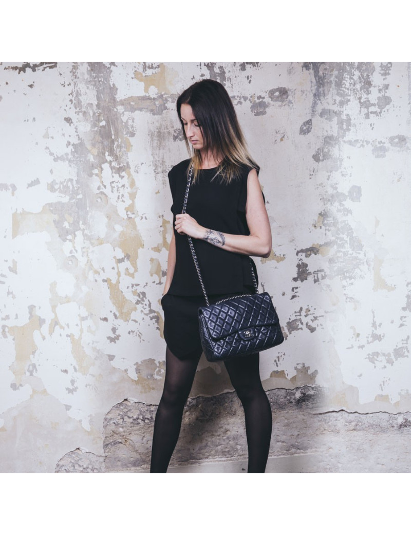 CHANEL Jumbo bag in soft navy quilted leather