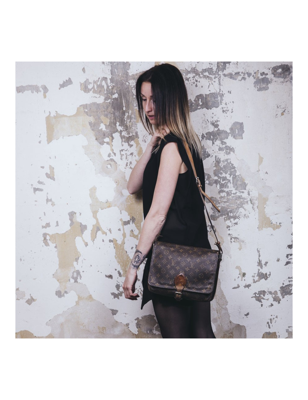 Cartouchière LOUIS VUITTON en toile et cuir