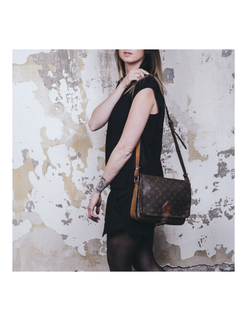 Cartouchière LOUIS VUITTON en toile et cuir