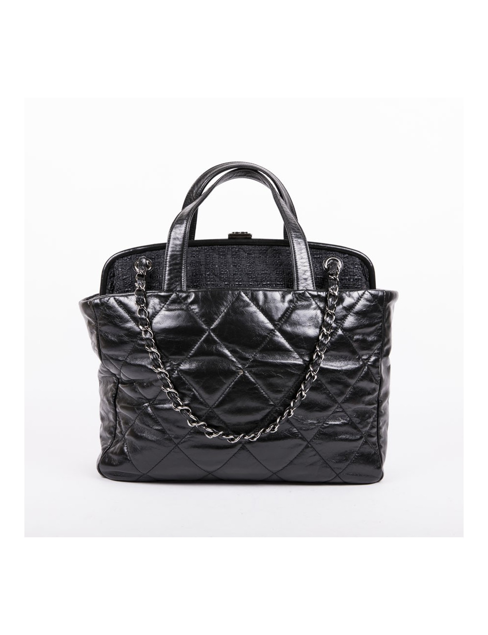 CHANEL Portobello bag in aged black quilted leather and dark gray tweed