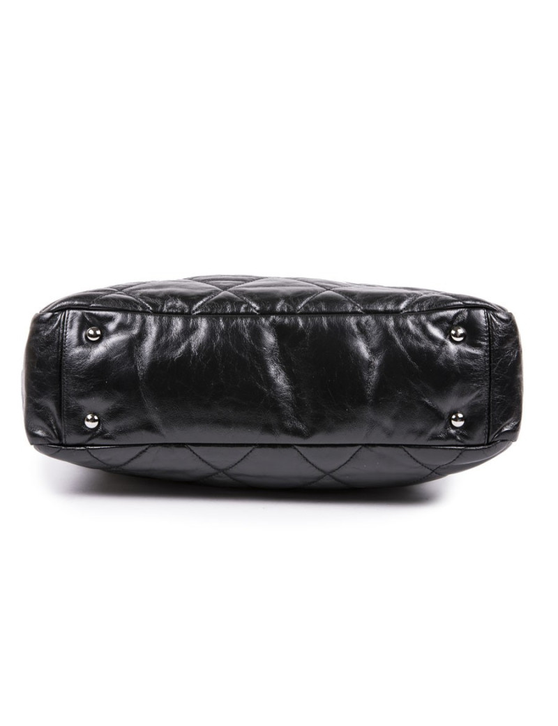 CHANEL Portobello bag in aged black quilted leather and dark gray tweed