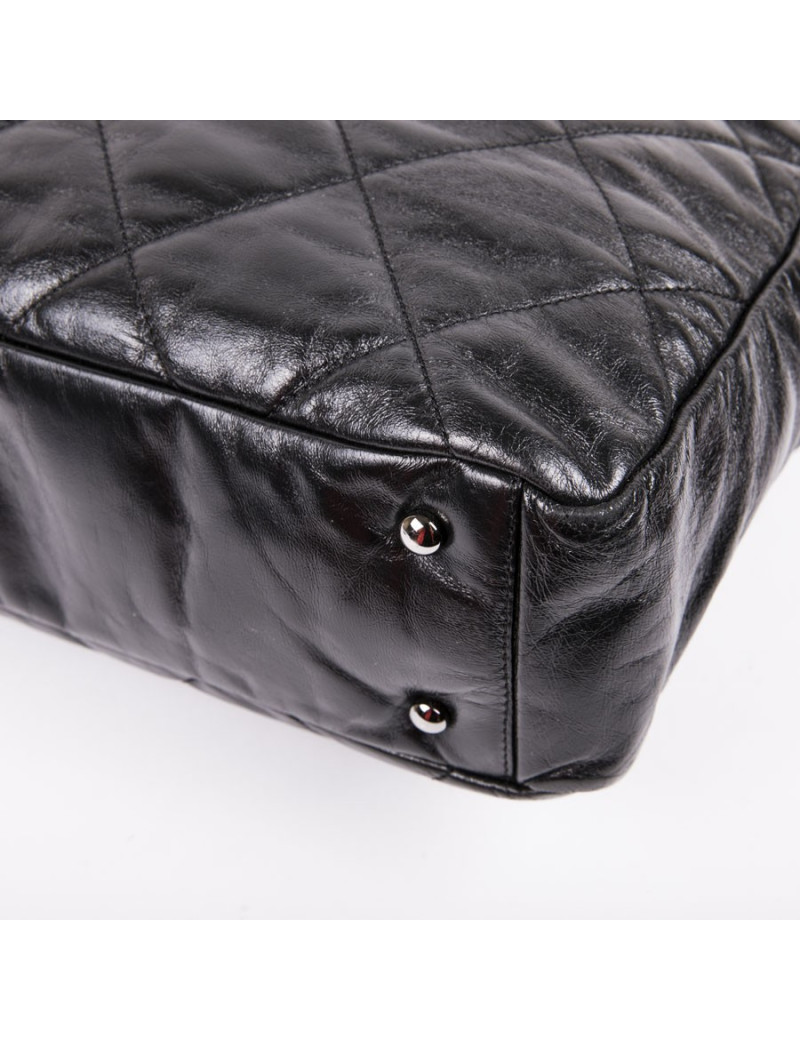 CHANEL Portobello bag in aged black quilted leather and dark gray tweed