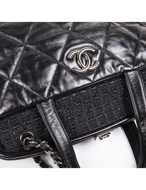 CHANEL Portobello bag in aged black quilted leather and dark gray tweed