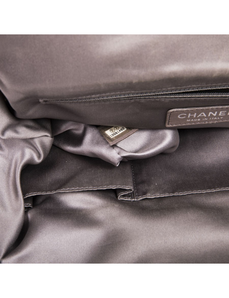 Sac CHANEL en cuir matelassé noir vieilli et tweed gris foncé