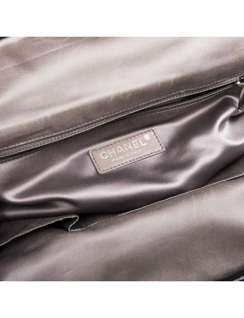 Sac CHANEL en cuir matelassé noir vieilli et tweed gris foncé