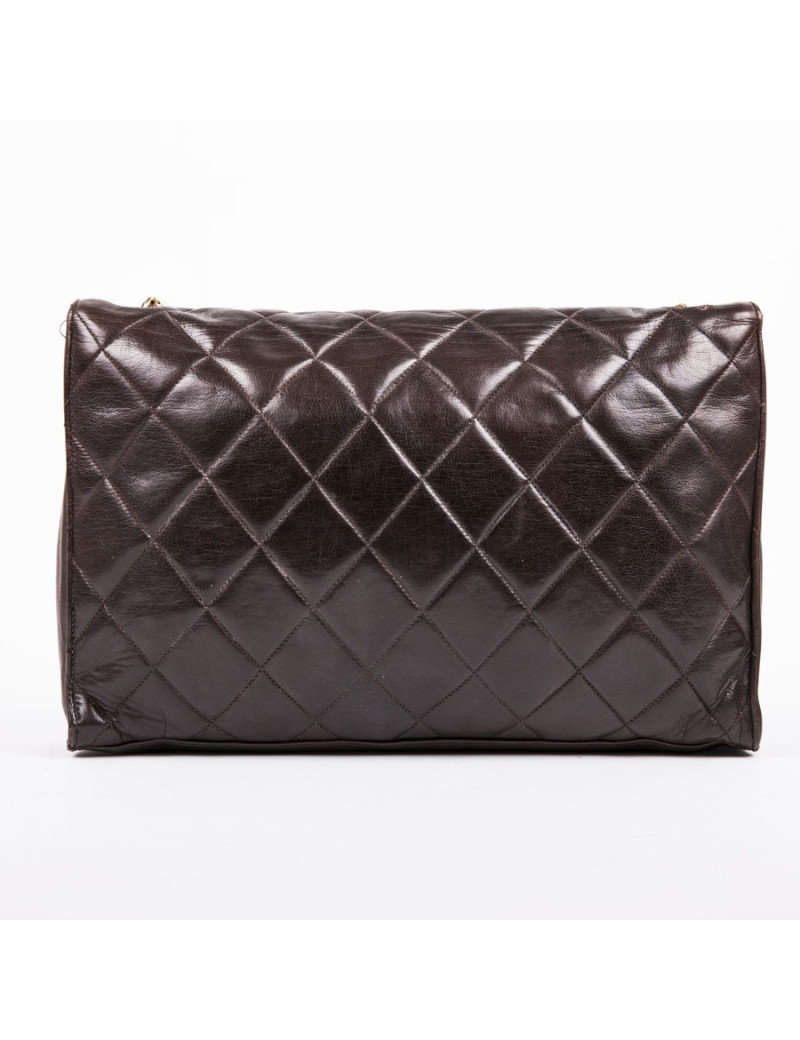 Sac CHANEL en cuir matelassé marron