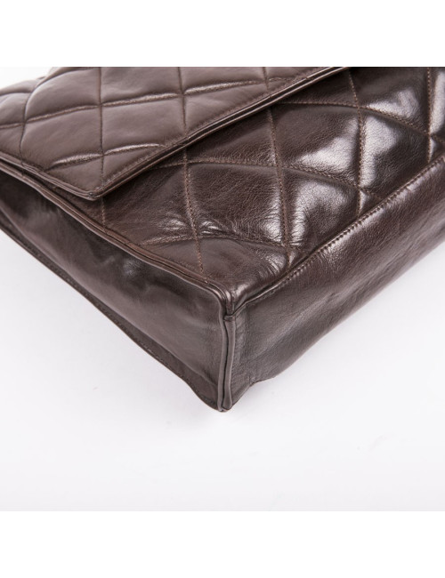 Sac CHANEL en cuir matelassé marron