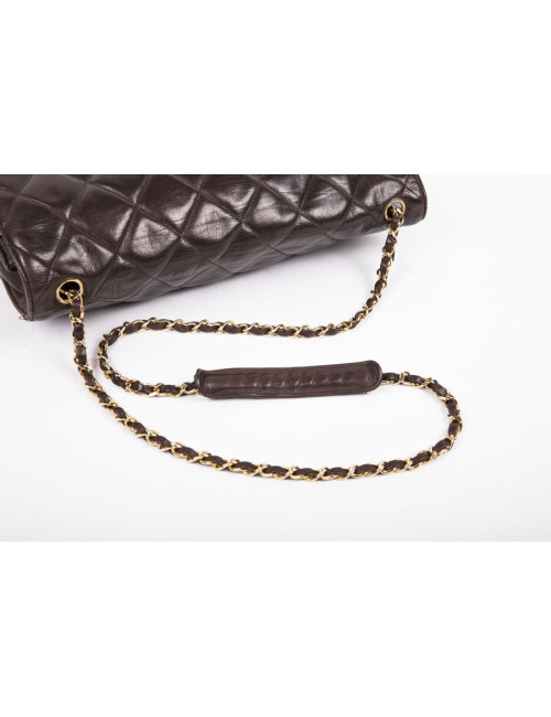 Sac CHANEL en cuir matelassé marron