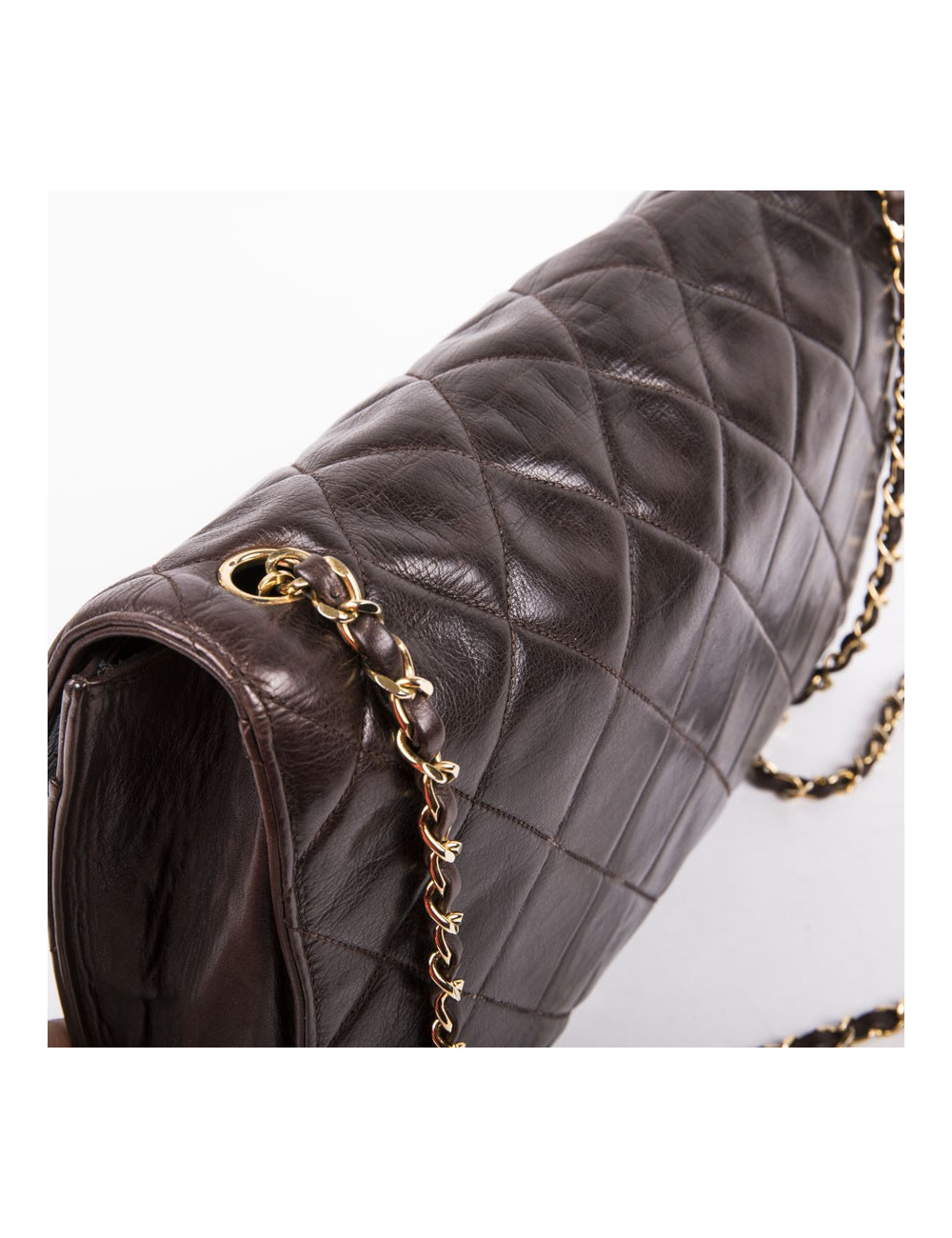 Sac CHANEL en cuir matelassé marron