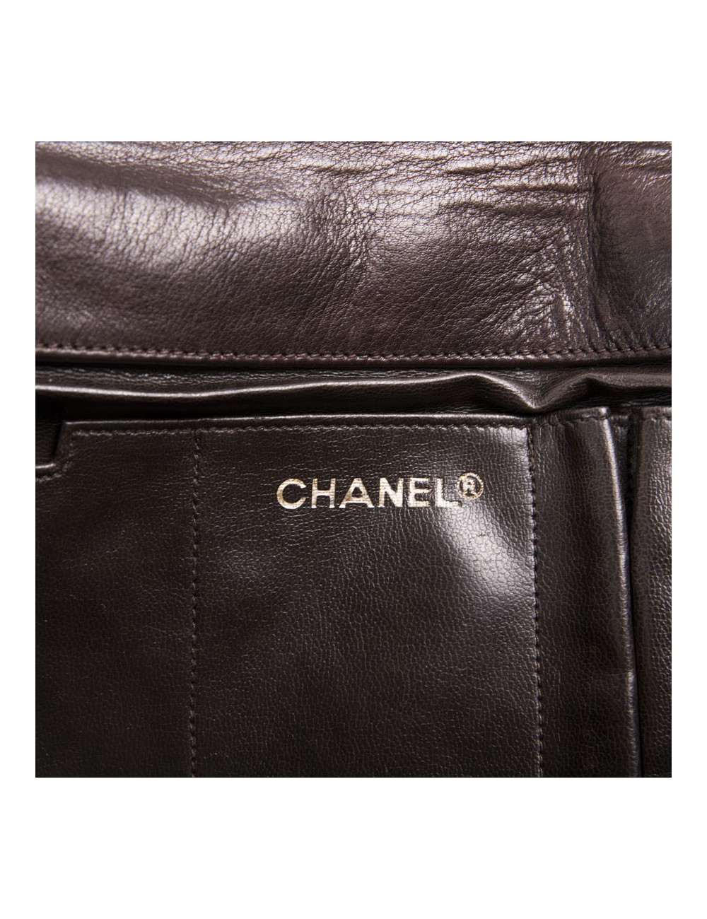 Sac CHANEL en cuir matelassé marron