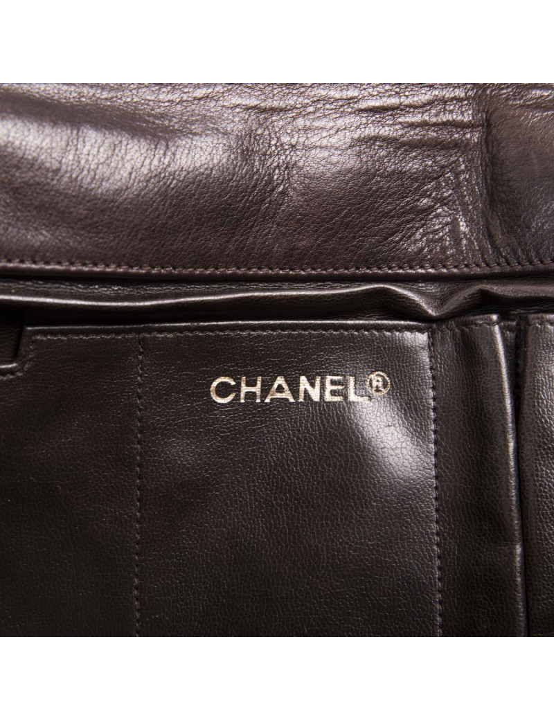 Sac CHANEL en cuir matelassé marron