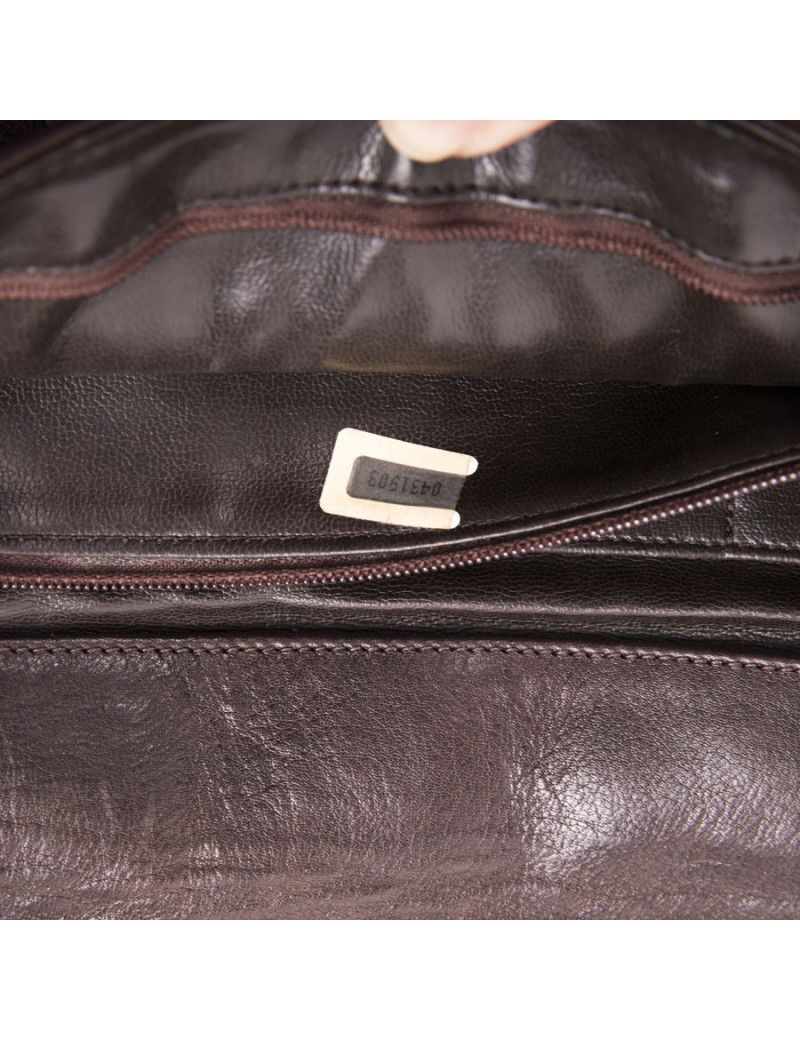 Sac CHANEL en cuir matelassé marron