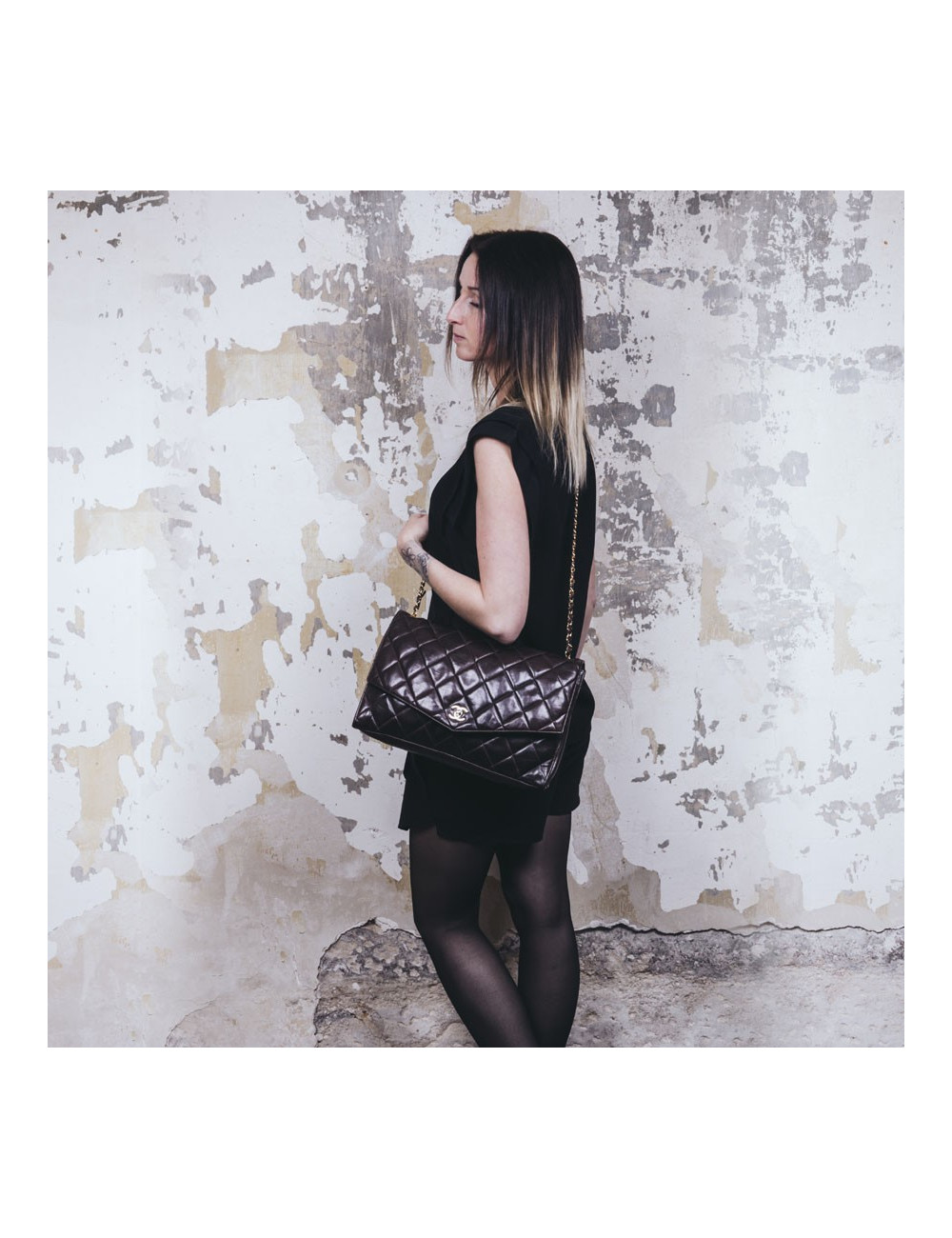 Sac CHANEL en cuir matelassé marron