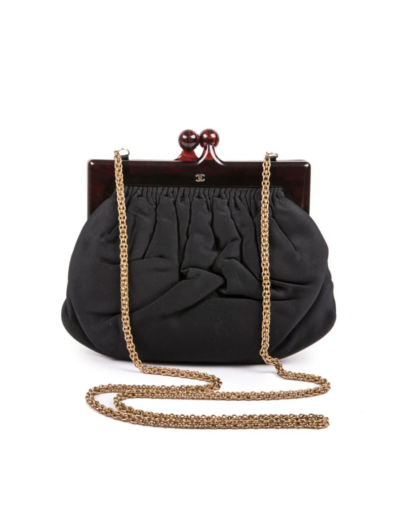 Sac CHANEL Vintage en satin noir 