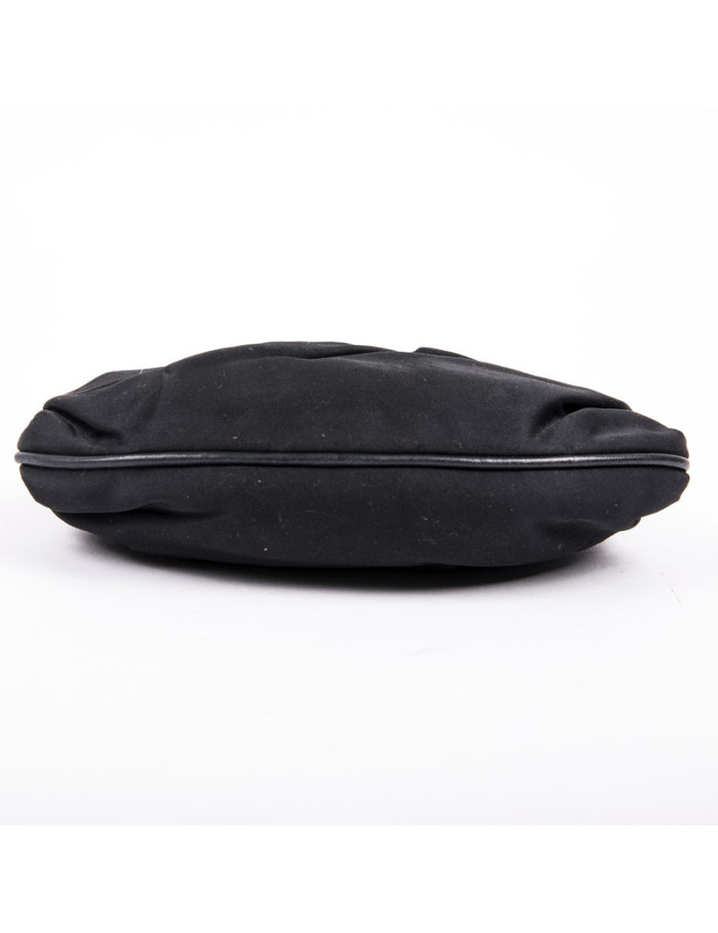 Sac CHANEL Vintage en satin noir 