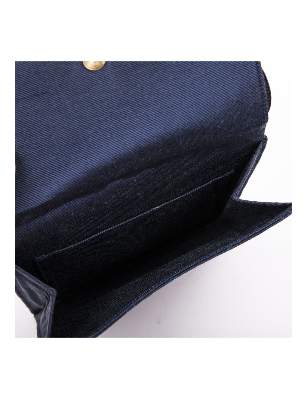 Sac CHANEL Vintage en satin duchesse bleu nuit  Vintage