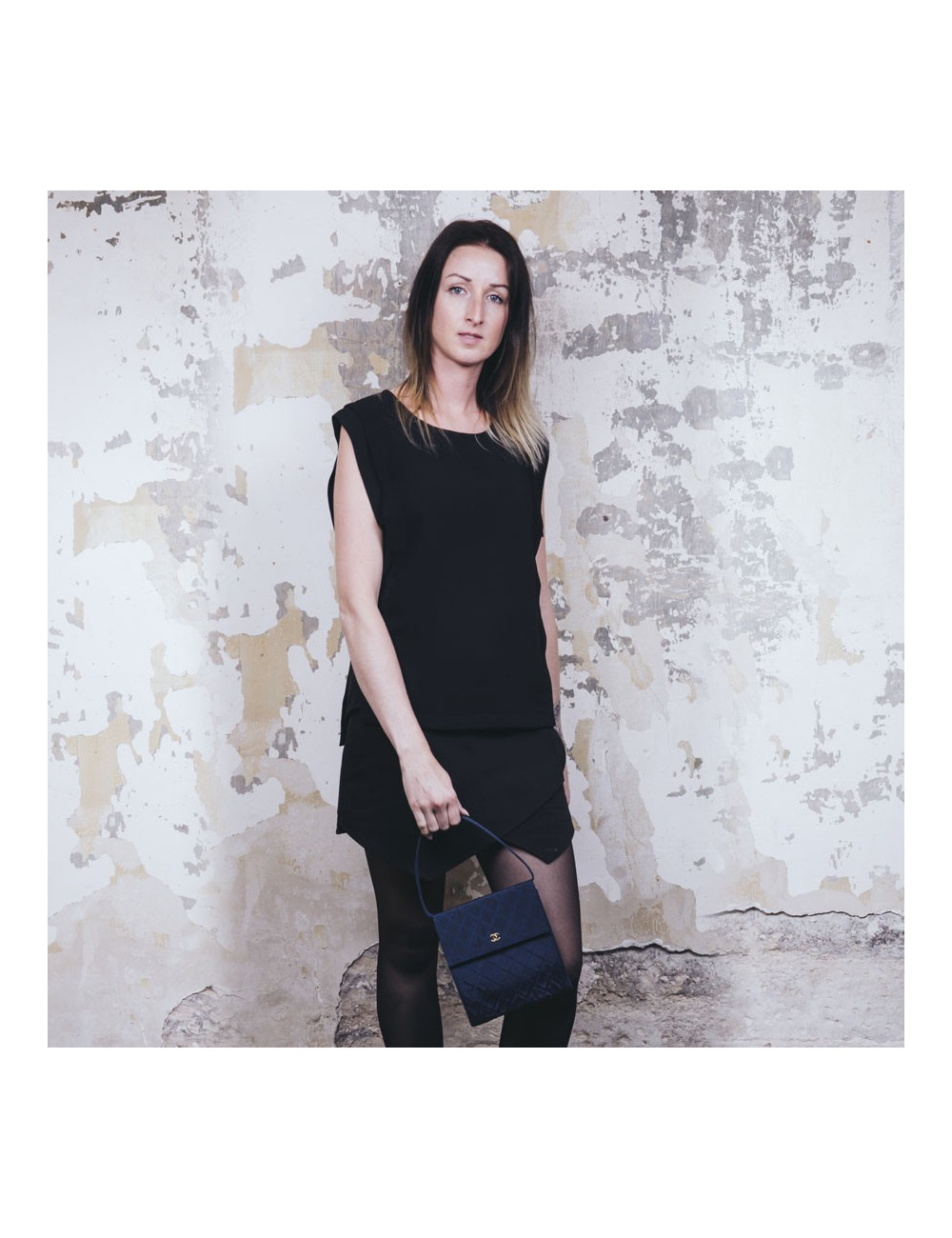 Sac CHANEL Vintage en satin duchesse bleu nuit  Vintage