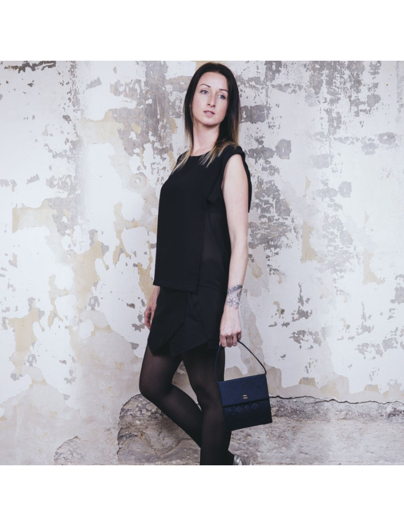 Sac CHANEL Vintage en satin duchesse bleu nuit  Vintage