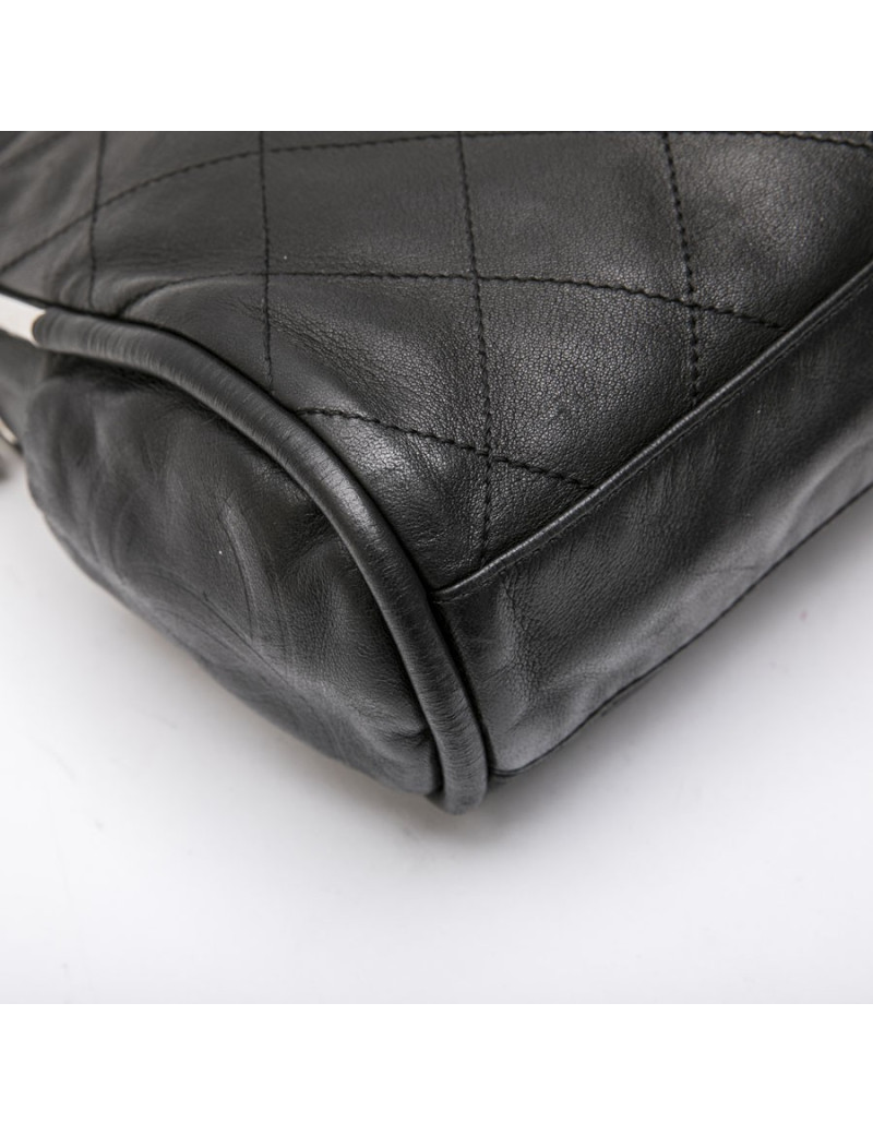 Sac CHANEL cuir d'agneau matelassé noir