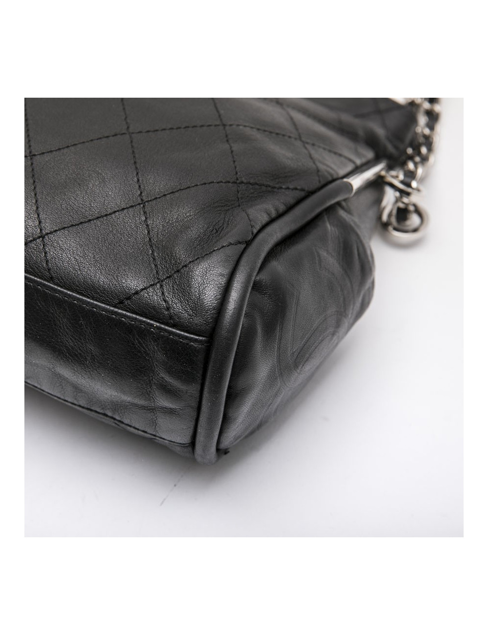 Sac CHANEL cuir d'agneau matelassé noir