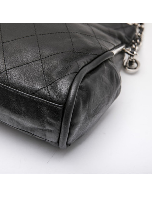 Sac CHANEL cuir d'agneau matelassé noir