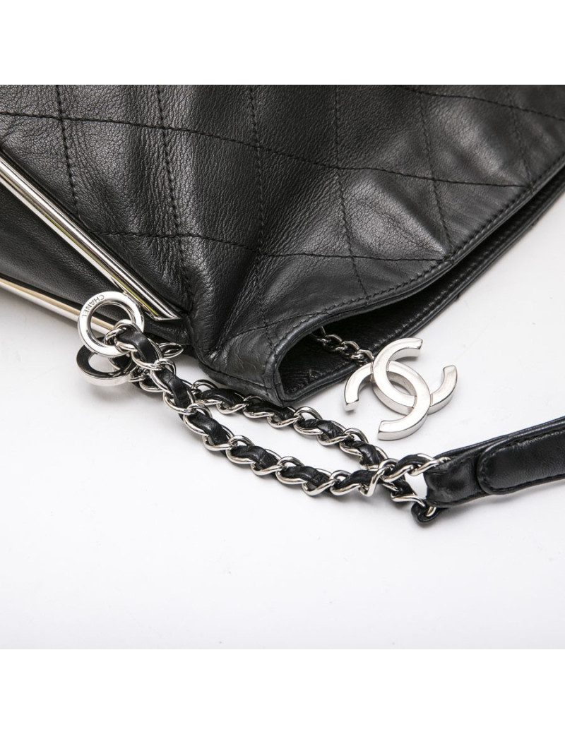 Sac CHANEL cuir d'agneau matelassé noir