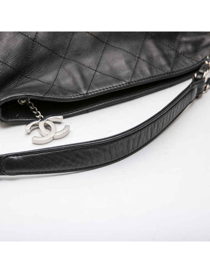 Sac CHANEL cuir d'agneau matelassé noir