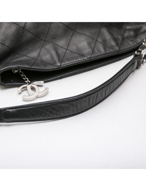 Sac CHANEL cuir d'agneau matelassé noir