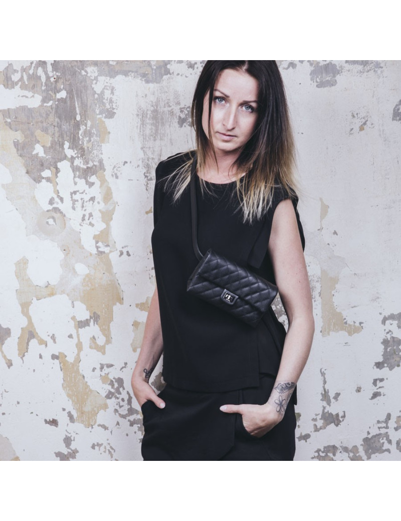 Pochette banane CHANEL cuir grainé noir