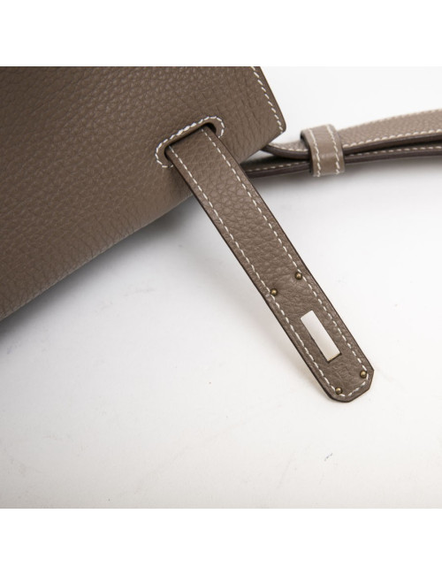 Sac  So Kelly HERMES cuir taurillon clémence étoupe