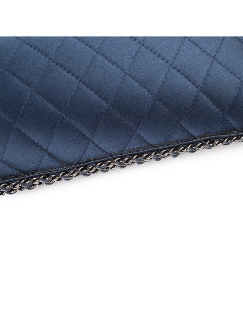 Sac minaudière CHANEL satin de soie bleu nuit