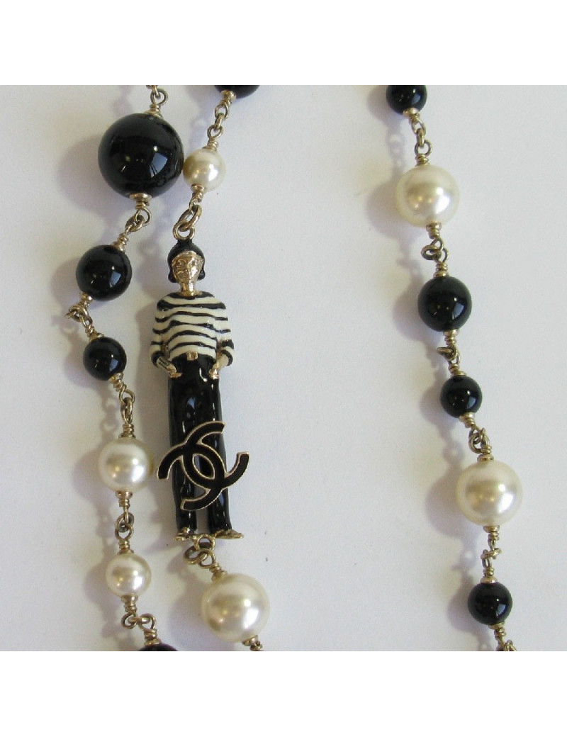 Sautoir multirangs CHANEL avec figurine  'Coco Chanel'