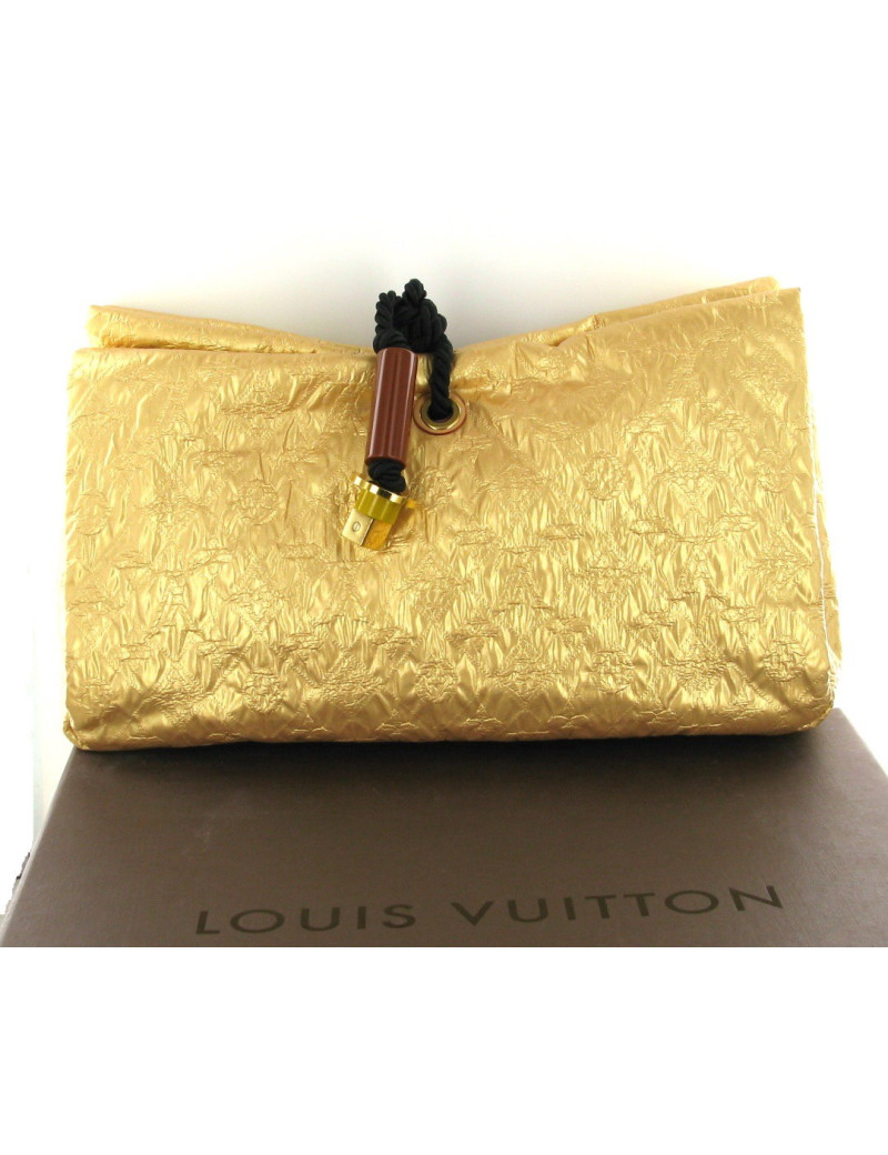 Pochette dorée LOUIS VUITTON  Collection Printemps-Eté 2009