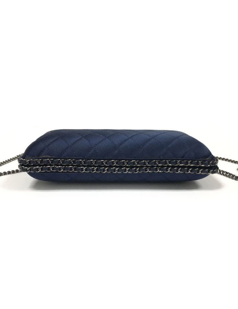 Sac minaudière CHANEL satin de soie bleu nuit