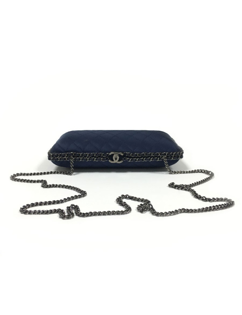 Sac minaudière CHANEL satin de soie bleu nuit