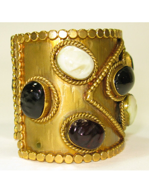 MARGUERITE de VALOIS Couture cuff bracelet in gilt metal and molten glass cabochons